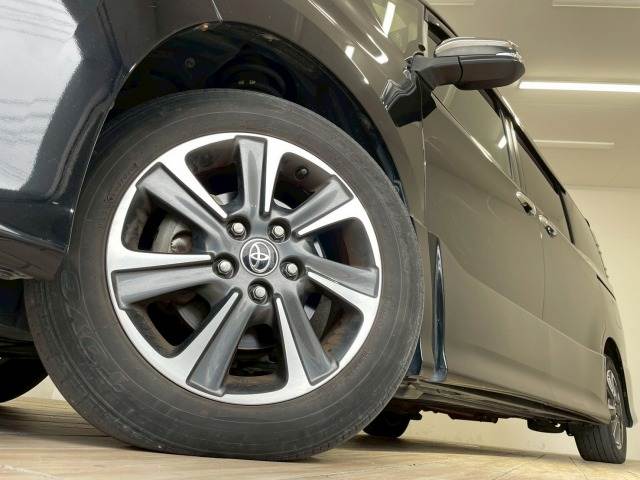 トヨタ ヴォクシーの画像19