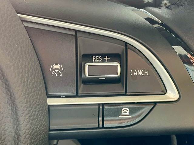 フロンクスベースグレード 内装他