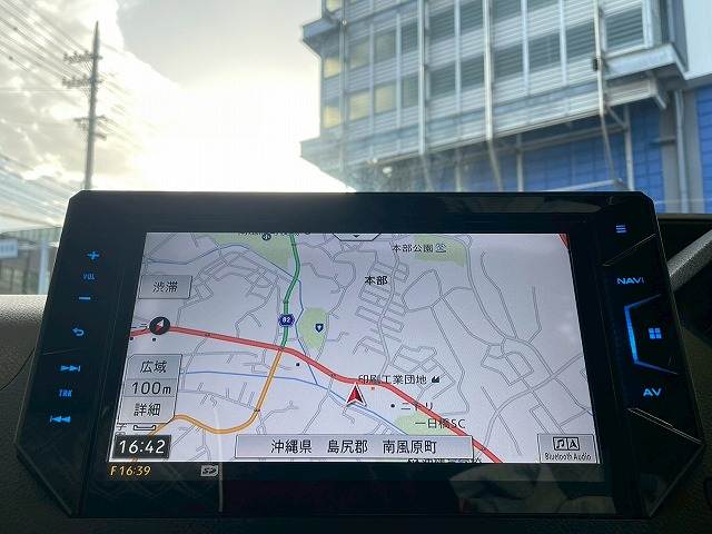 ノアハイブリッドSi“W×B” 内装他