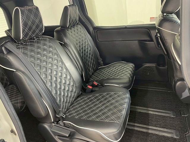 トヨタ ノアハイブリッドの画像12