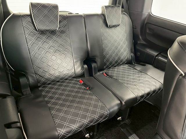 トヨタ ノアハイブリッドの画像13