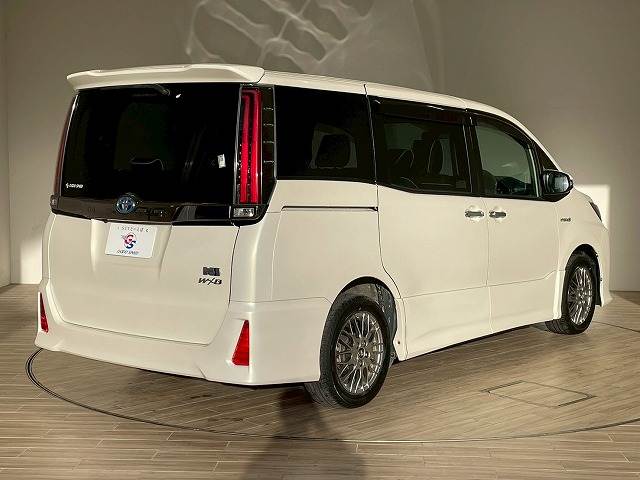 トヨタ ノアハイブリッドの画像16