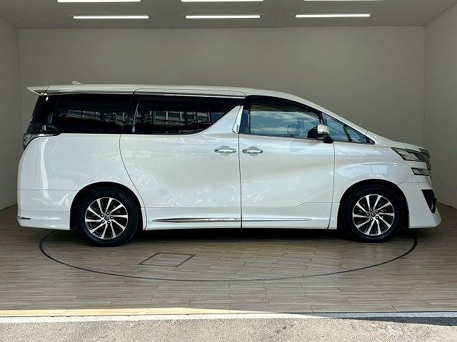 トヨタ ヴェルファイアの画像16