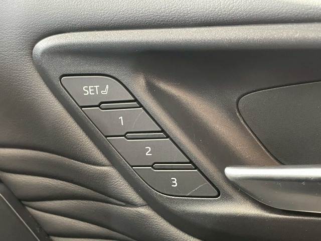 トヨタ アルファードハイブリッドの画像9