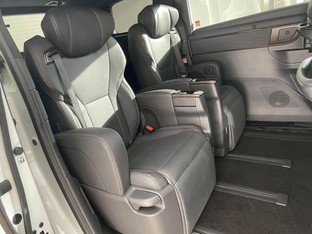 トヨタ アルファードハイブリッドの画像11