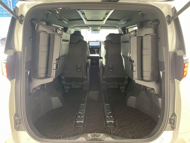 トヨタ アルファードハイブリッドの画像13