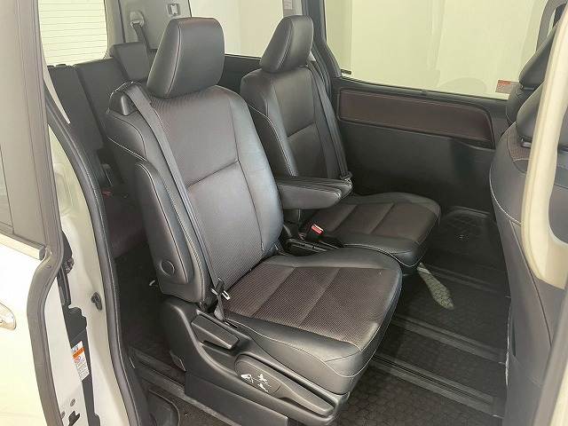 トヨタ エスクァイアハイブリッドの画像11