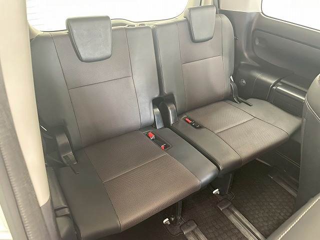 トヨタ エスクァイアハイブリッドの画像12