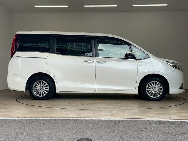 トヨタ エスクァイアハイブリッドの画像15