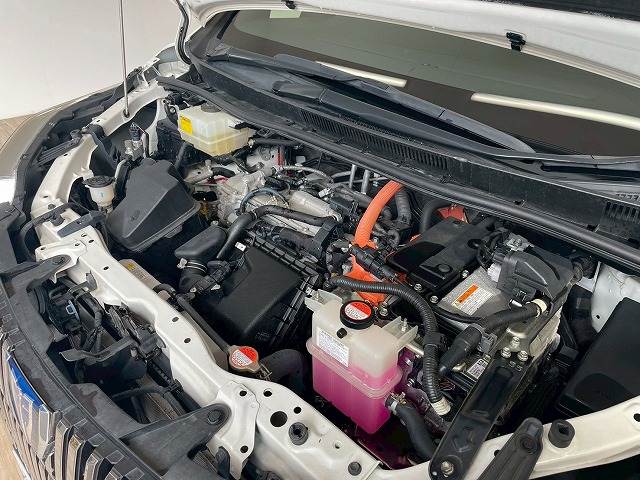 トヨタ エスクァイアハイブリッドの画像20