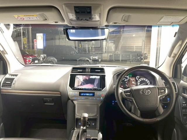 トヨタ ランドクルーザープラドの画像3