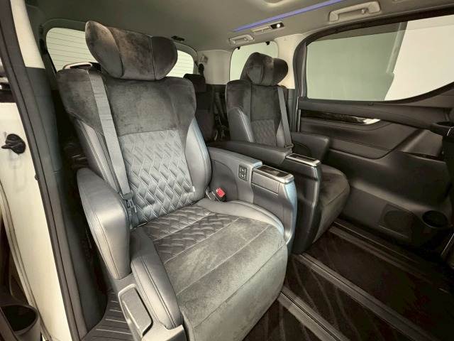 トヨタ ヴェルファイアの画像11