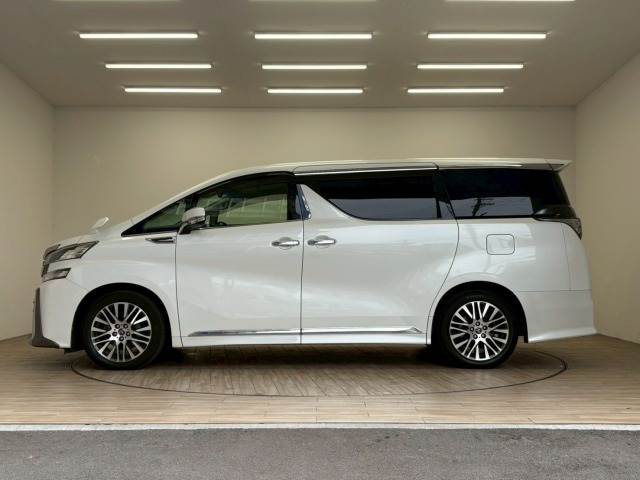 トヨタ ヴェルファイアの画像16