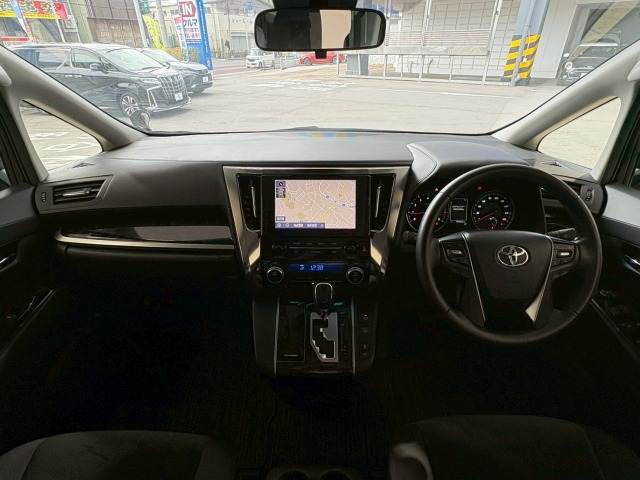 トヨタ&nbsp;アルファードの画像3