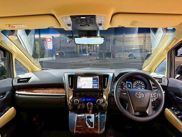 トヨタ&nbsp;ヴェルファイアの画像3