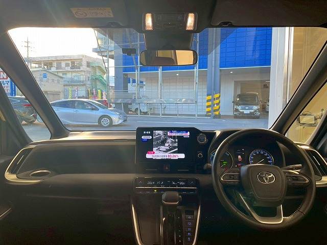 トヨタ&nbsp;ヴォクシーハイブリッドの画像3