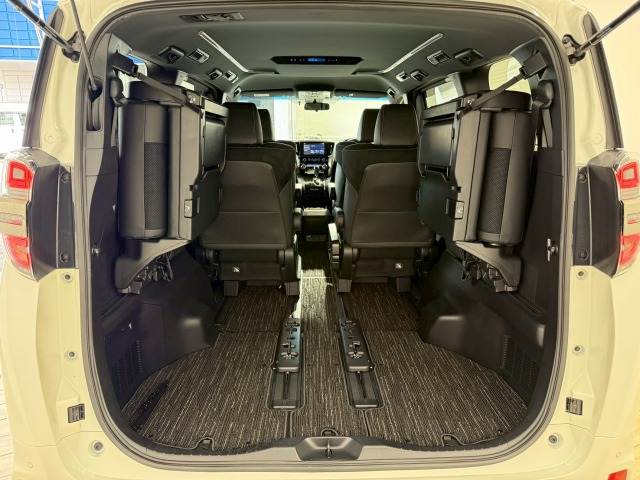 トヨタ ヴェルファイアの画像14