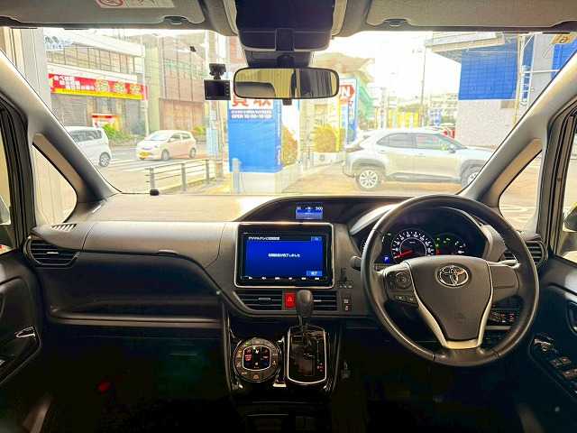 トヨタ ノアの画像3