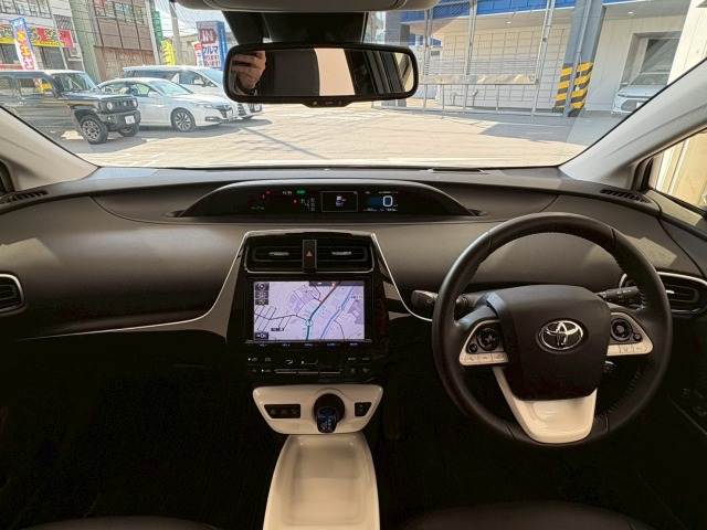 プリウス□A “ツーリングセレクション” 内装他