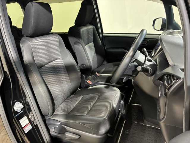 トヨタ&nbsp;ヴォクシーハイブリッドの画像10