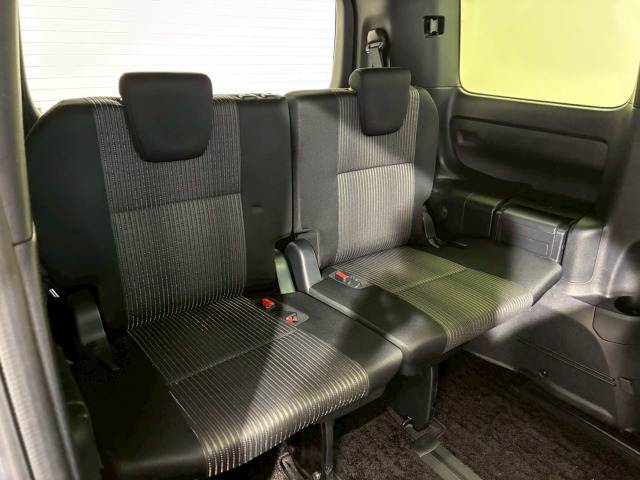 トヨタ&nbsp;ヴォクシーハイブリッドの画像12