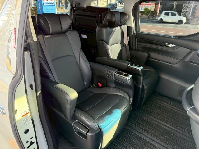 トヨタ&nbsp;ヴェルファイアハイブリッドの画像11