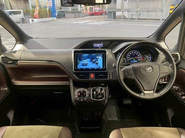 トヨタ&nbsp;エスクァイアハイブリッドの画像3