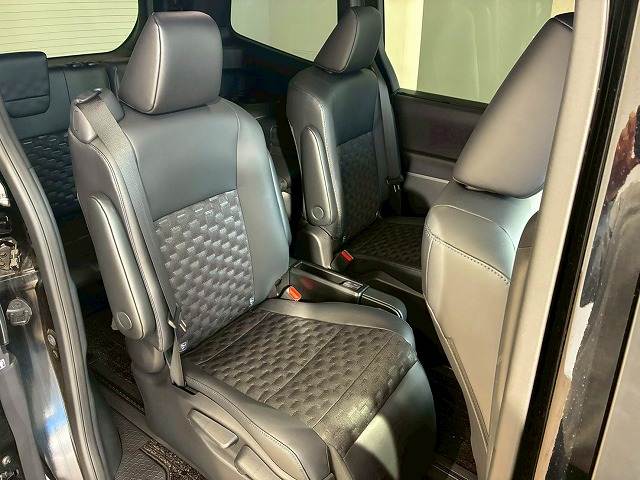 トヨタ&nbsp;ヴォクシーハイブリッドの画像11