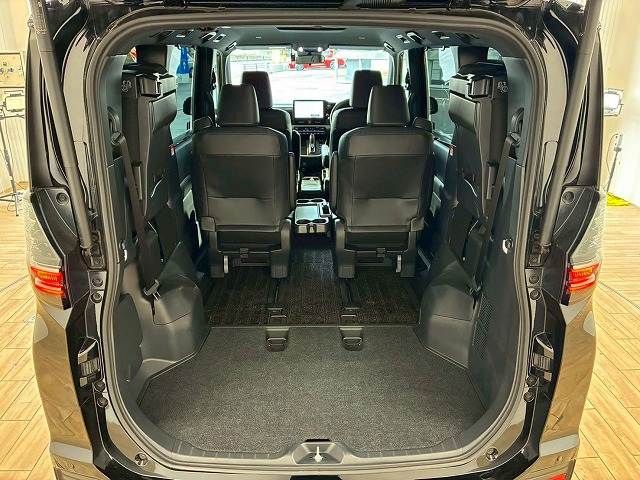 トヨタ&nbsp;ヴォクシーハイブリッドの画像12