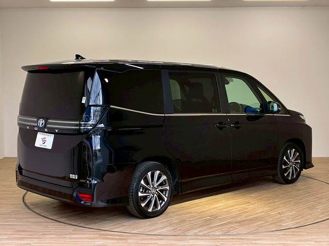 トヨタ&nbsp;ヴォクシーハイブリッドの画像16