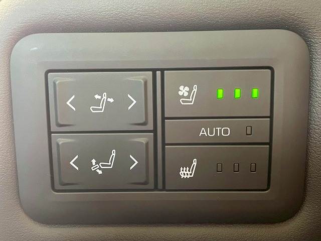 トヨタ ヴェルファイアハイブリッドの画像9