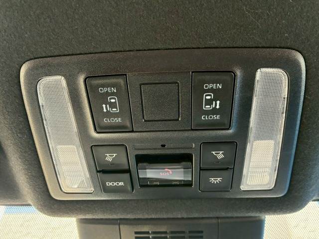 トヨタ&nbsp;ヴォクシーハイブリッドの画像5