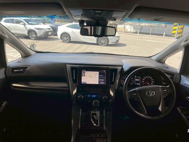 トヨタ&nbsp;アルファードの画像3