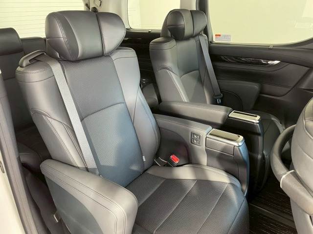 トヨタ&nbsp;アルファードの画像11