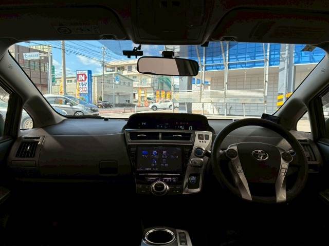 トヨタ&nbsp;プリウスαの画像3