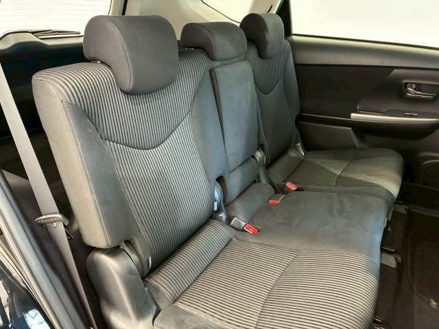 トヨタ&nbsp;プリウスαの画像11