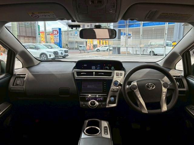 トヨタ&nbsp;プリウスαの画像3