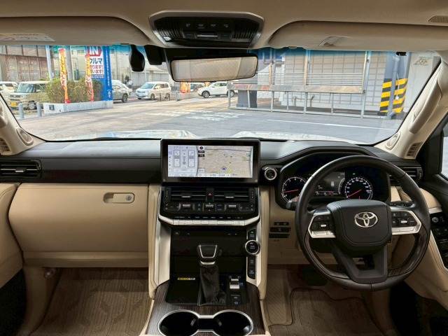 トヨタ&nbsp;ランドクルーザー300系の画像3
