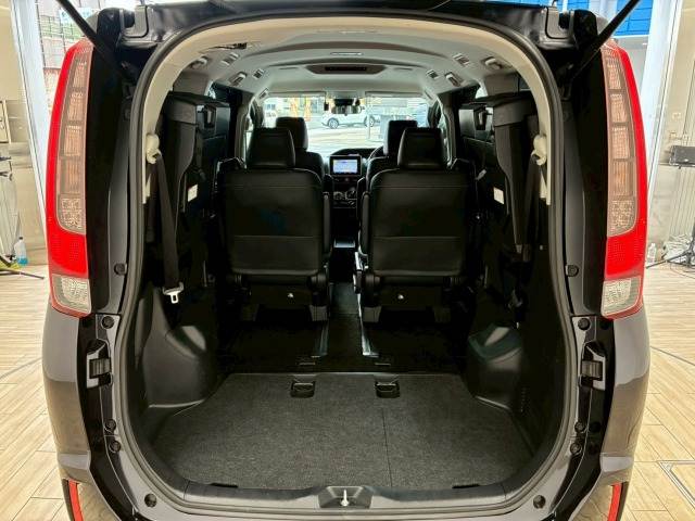 トヨタ&nbsp;エスクァイアハイブリッドの画像13