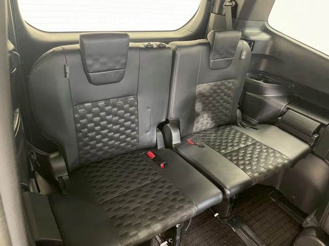 トヨタ&nbsp;ヴォクシーハイブリッドの画像13