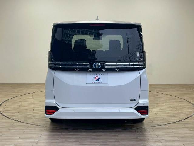 トヨタ&nbsp;ヴォクシーハイブリッドの画像16