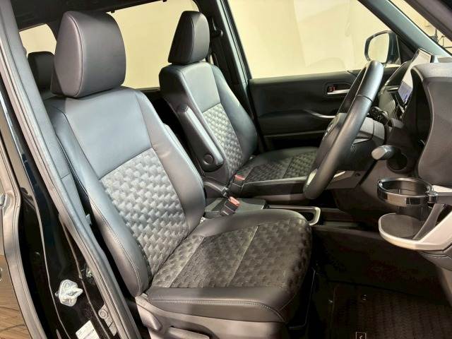 トヨタ&nbsp;ヴォクシーハイブリッドの画像10