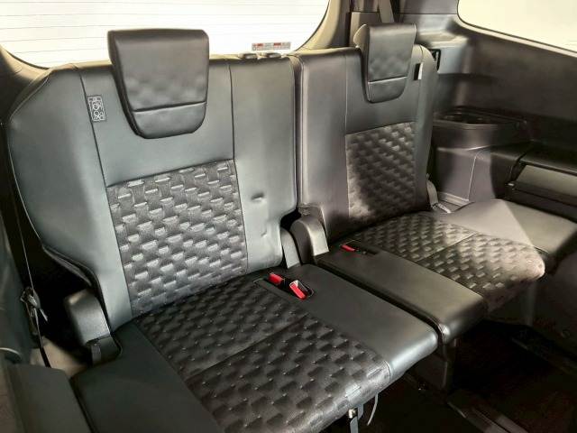 トヨタ&nbsp;ヴォクシーハイブリッドの画像12