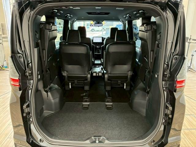 トヨタ&nbsp;ヴォクシーハイブリッドの画像13