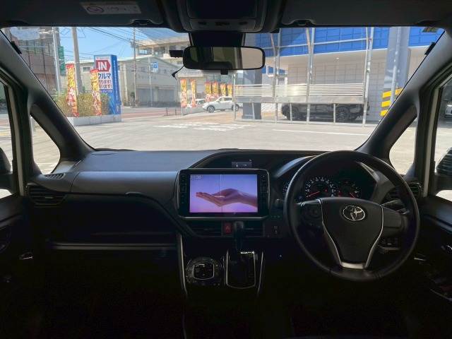 ヴォクシーZS“煌III” 内装他