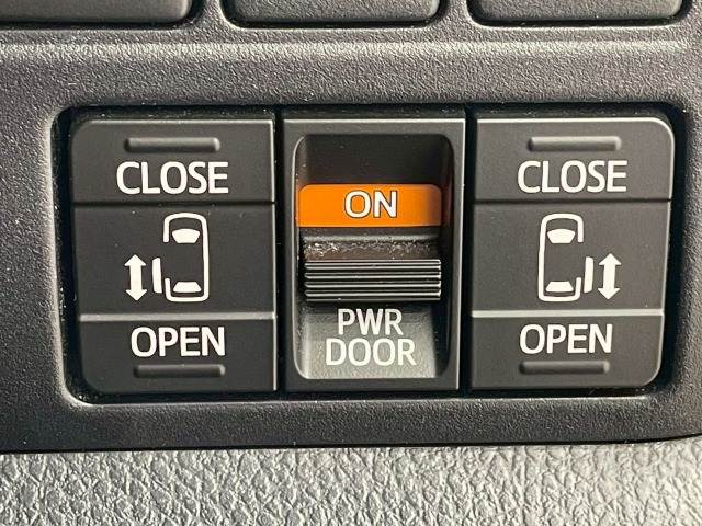 ヴォクシーZS“煌III” 内装他