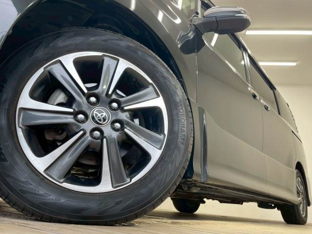 トヨタ ヴォクシーの画像19