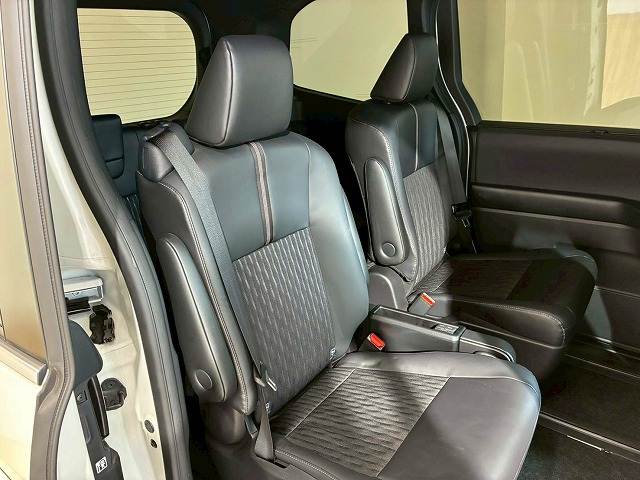 トヨタ&nbsp;ノアハイブリッドの画像10