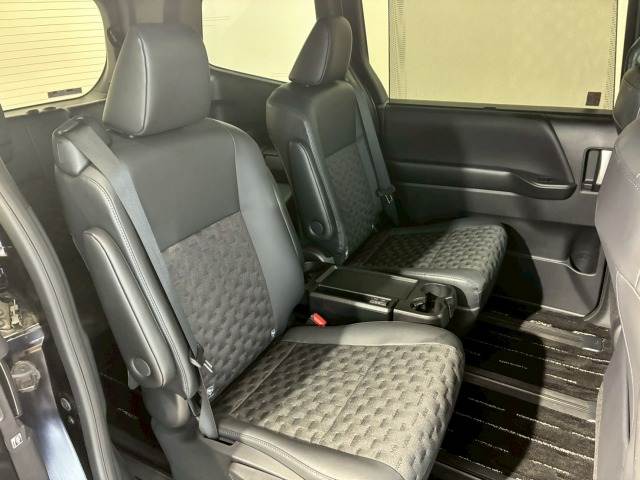 トヨタ&nbsp;ヴォクシーハイブリッドの画像11