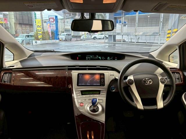 トヨタ&nbsp;プリウスの画像3
